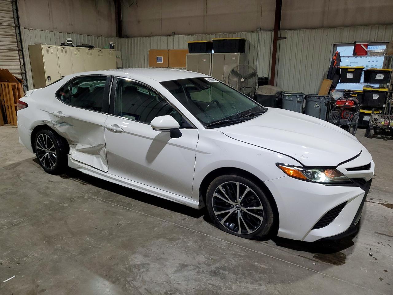 2018 Toyota Camry Se - zdjęcie 4