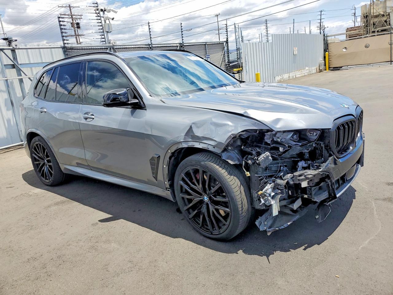 2024 BMW X5 M60I - zdjęcie 4