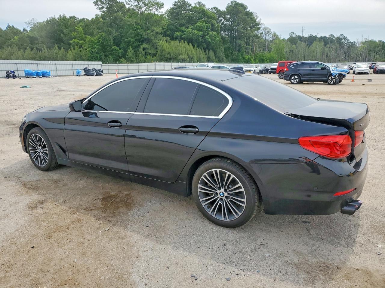 2019 BMW Seria 5 540i - zdjęcie 2