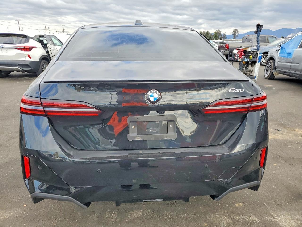 2025 BMW 530 I - zdjęcie 6