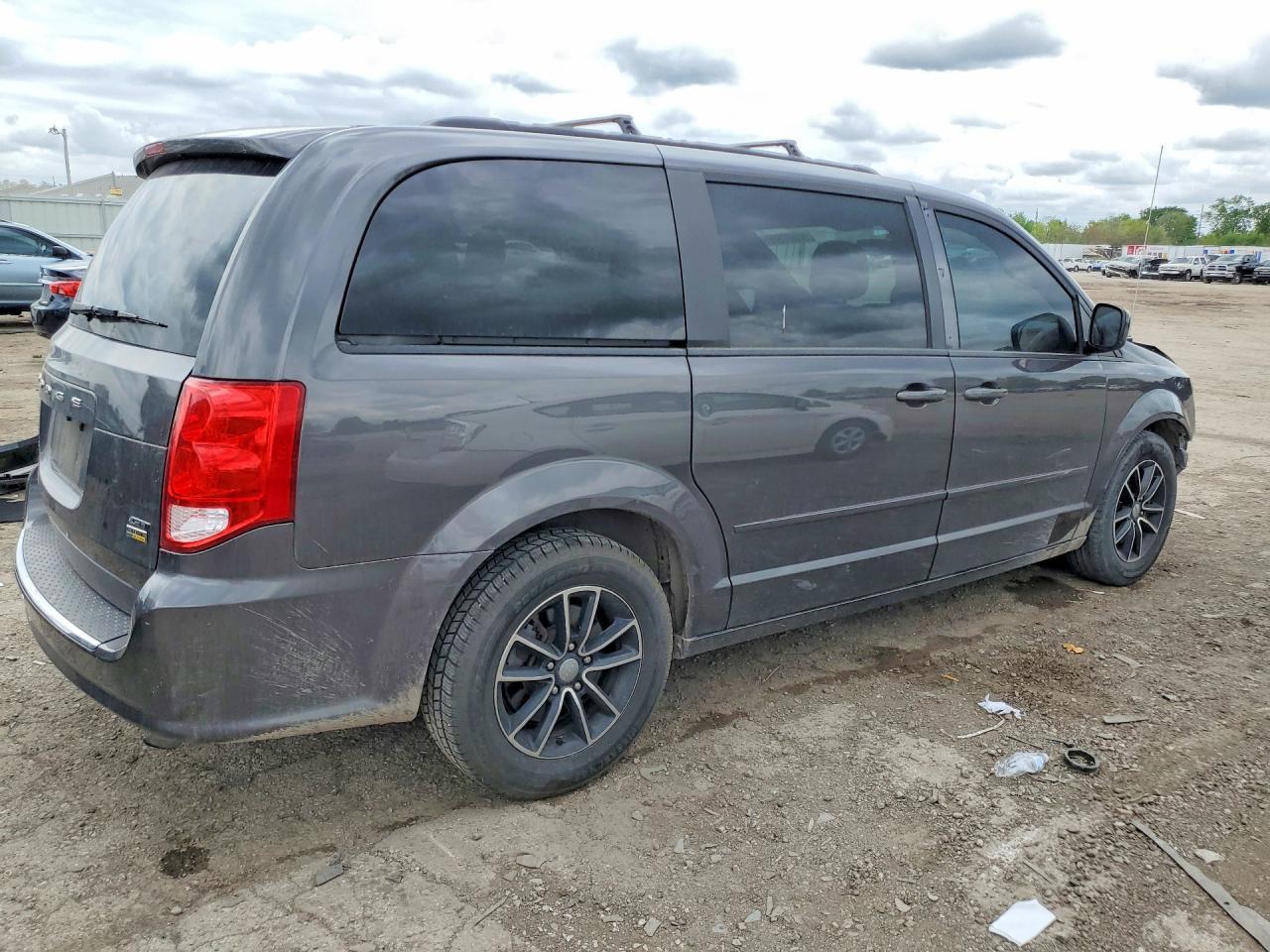 2017 Dodge Grand Caravan Gt - zdjęcie 3