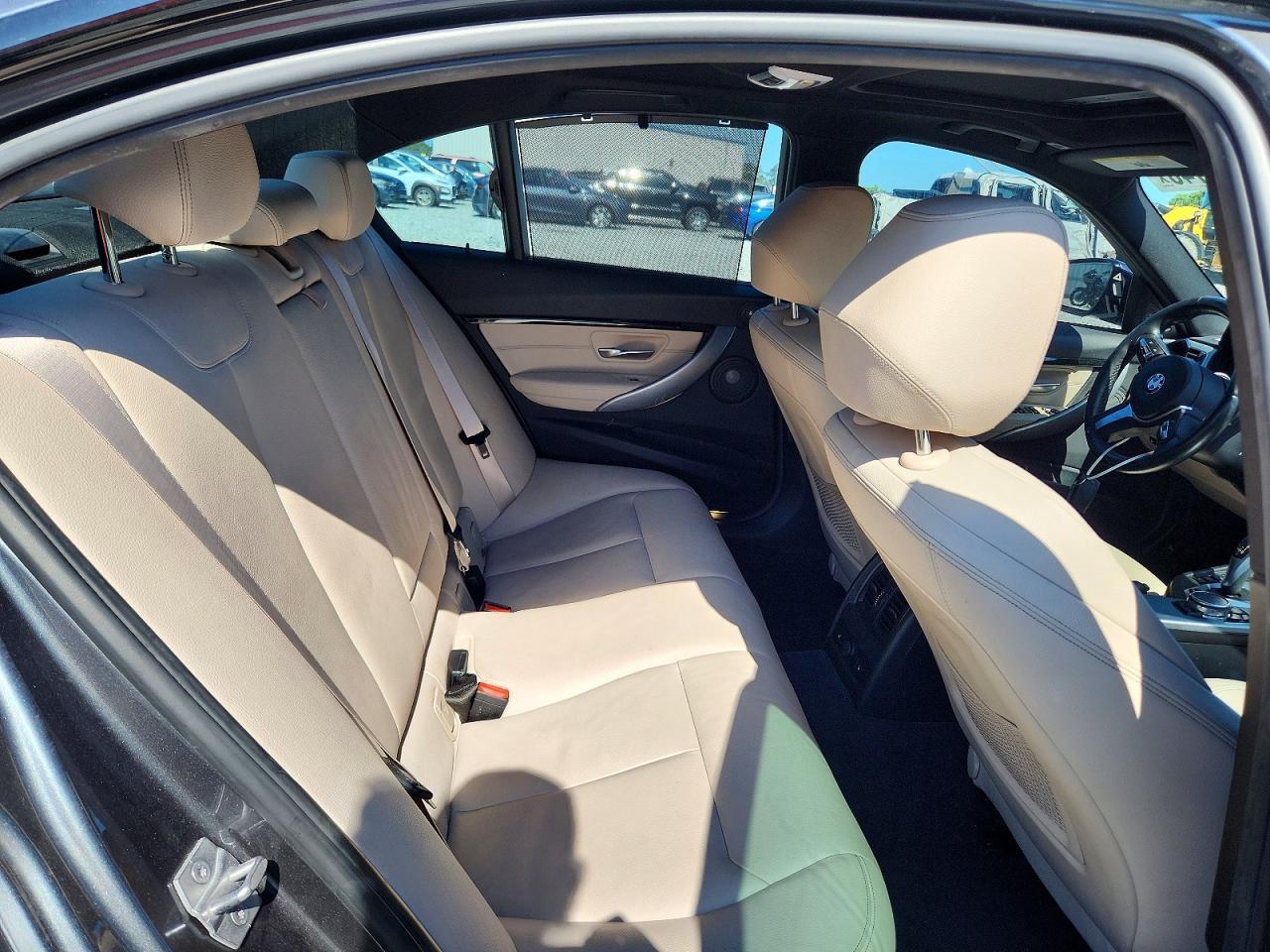 2017 BMW 330E - zdjęcie 10