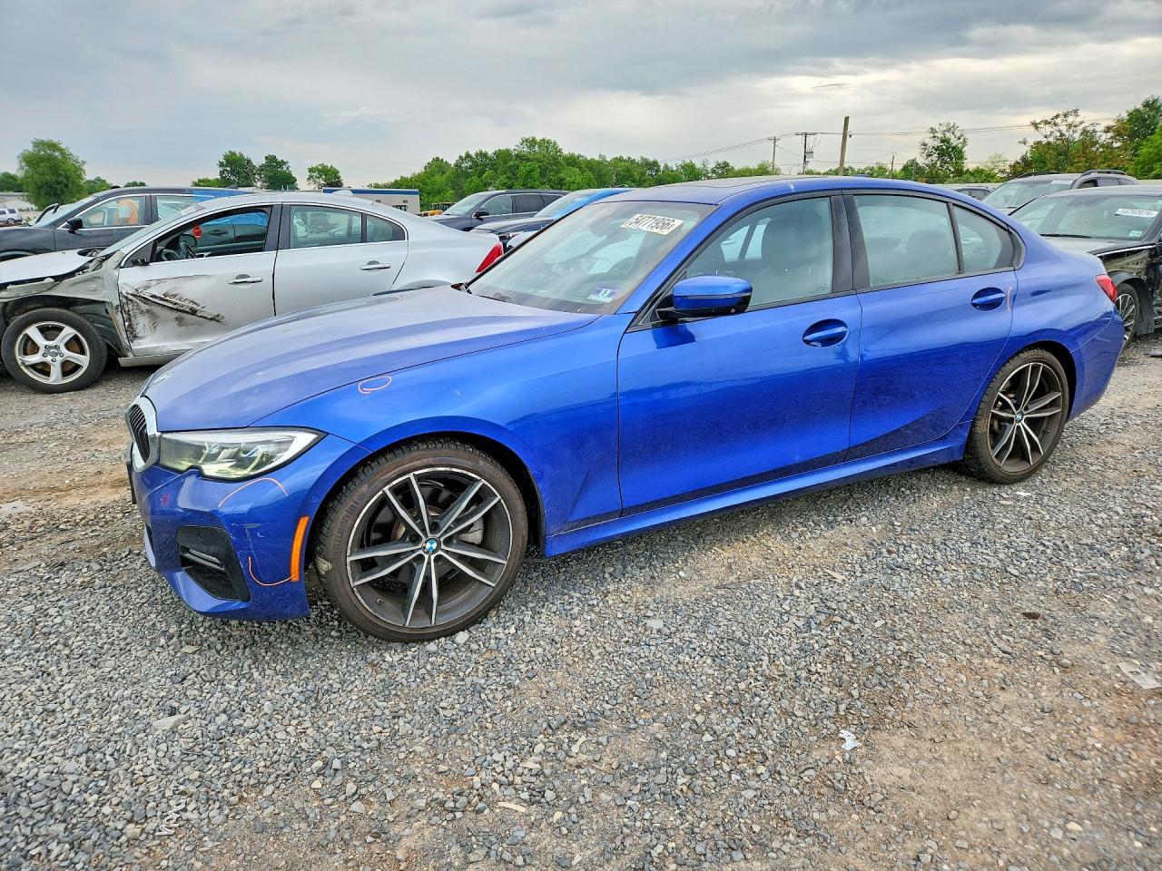 2019 BMW 330Xi - zdjęcie główne