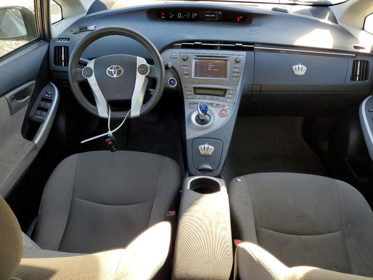 2014 Toyota Prius Two - zdjęcie 8