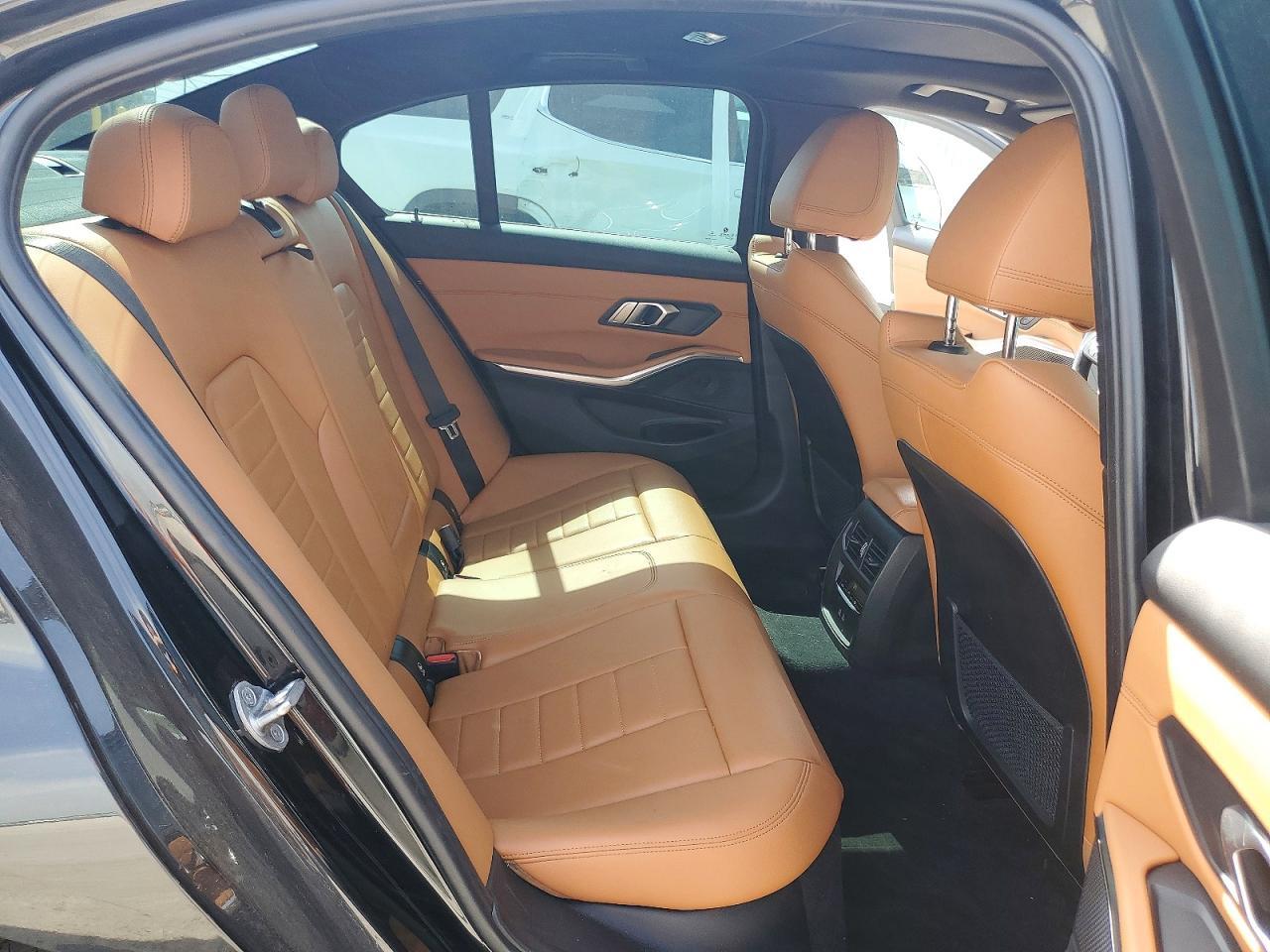 2021 BMW 330Xi - zdjęcie 10