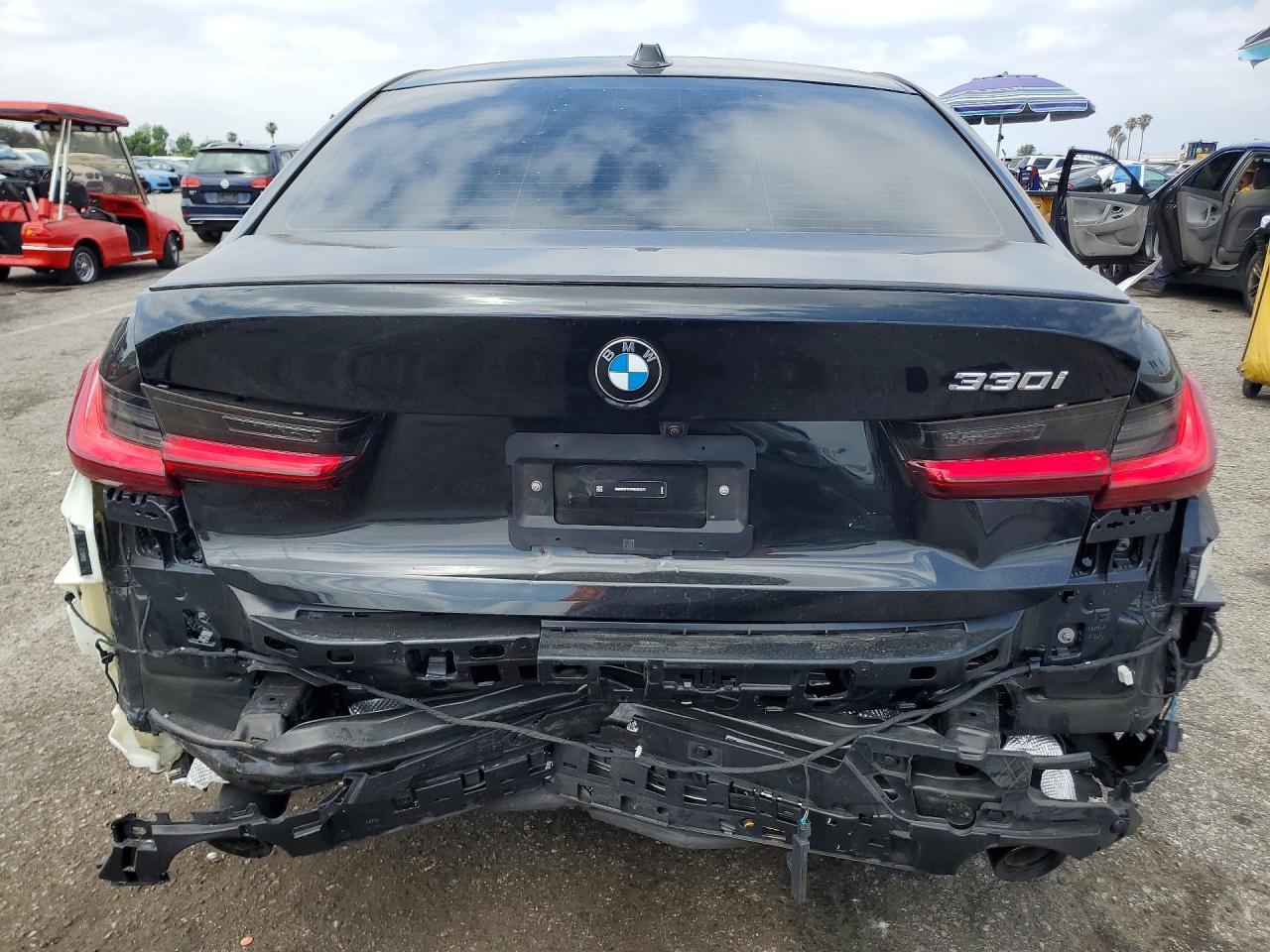 2024 BMW 330I - zdjęcie 6