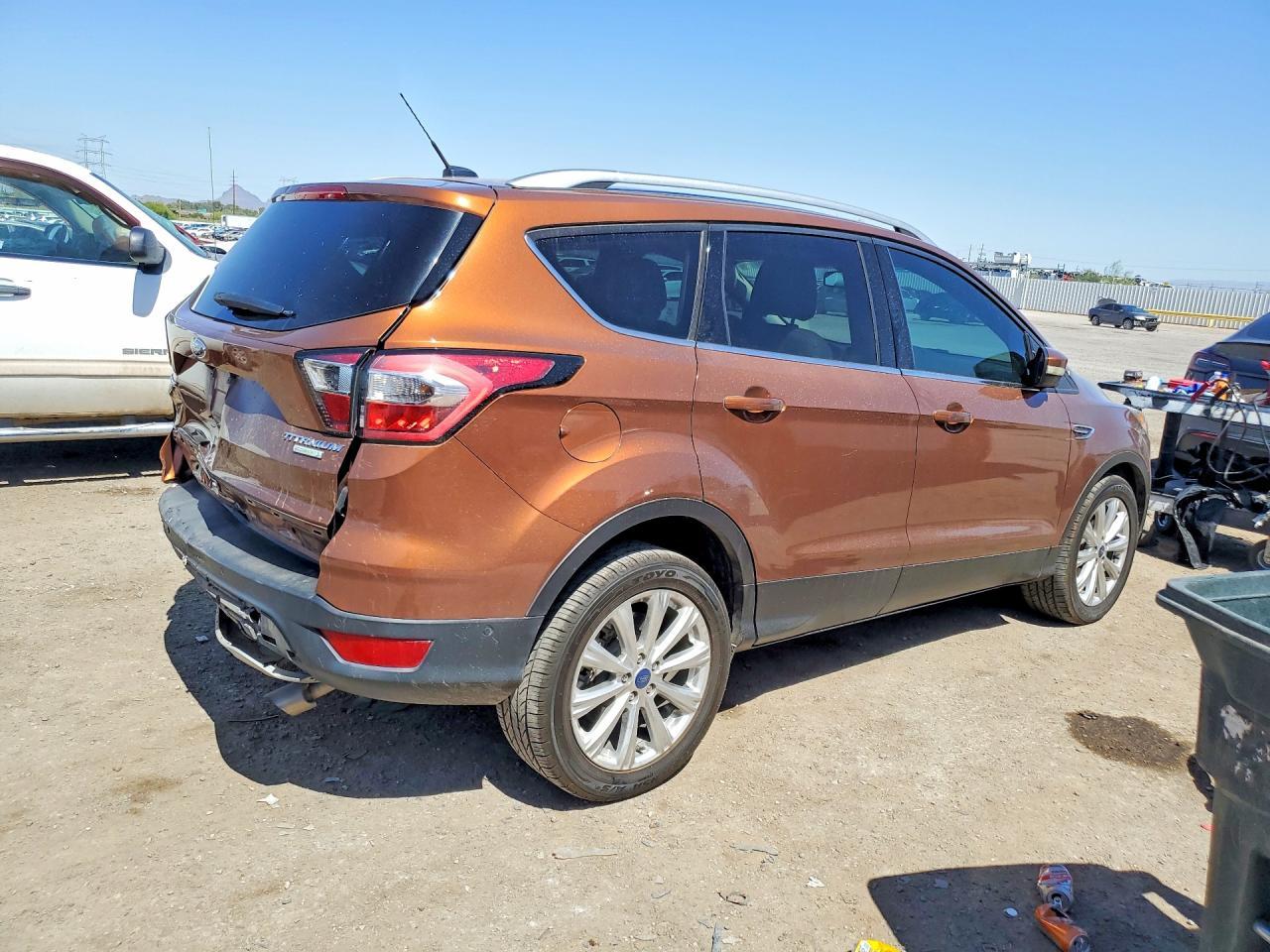 2017 Ford Escape Titanium - zdjęcie 3