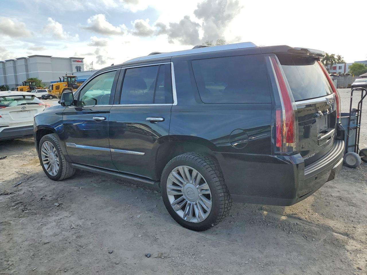 2015 Cadillac Escalade Platinum - zdjęcie 2