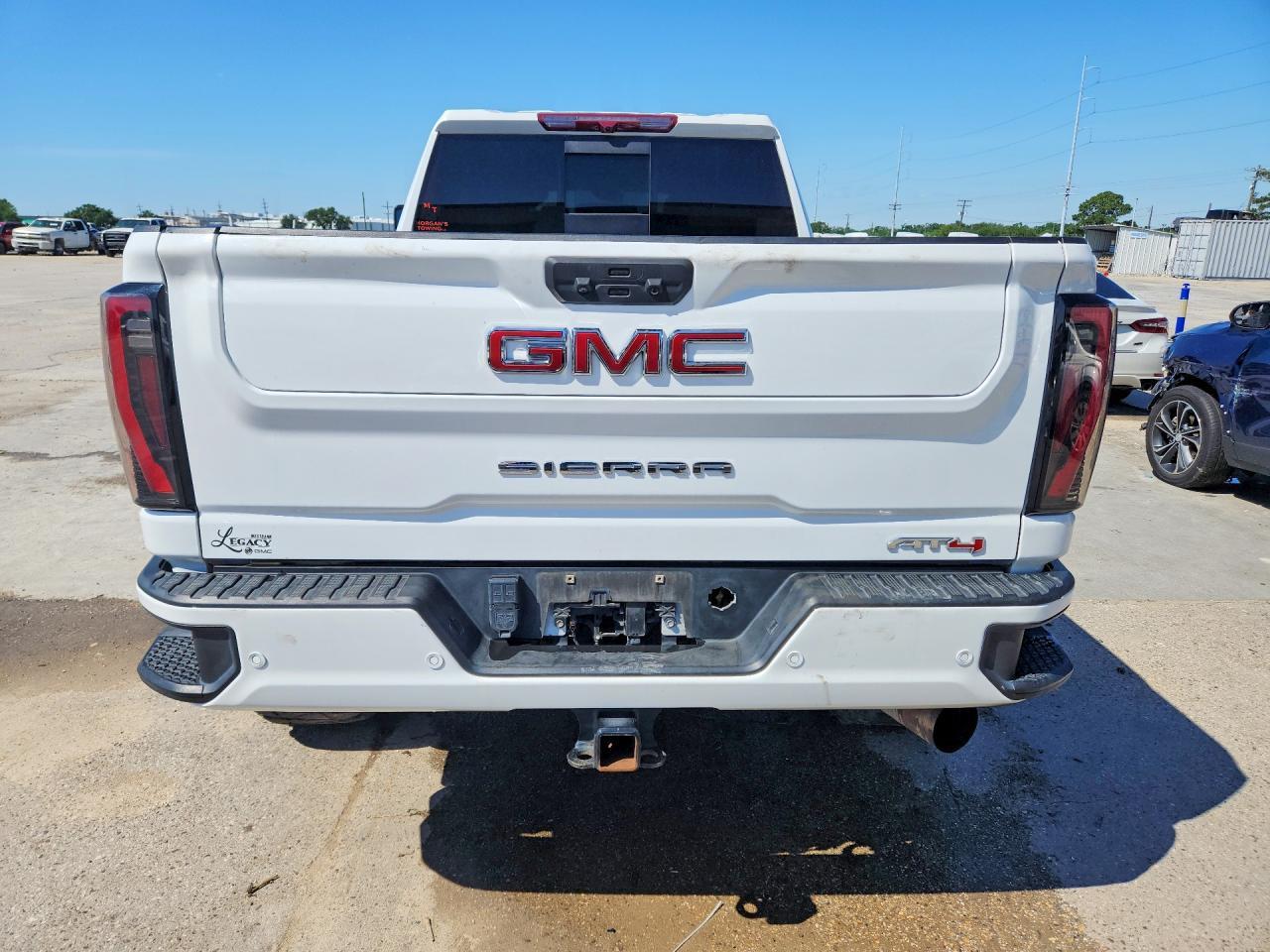 2024 GMC Sierra K2500 At4 - zdjęcie 6