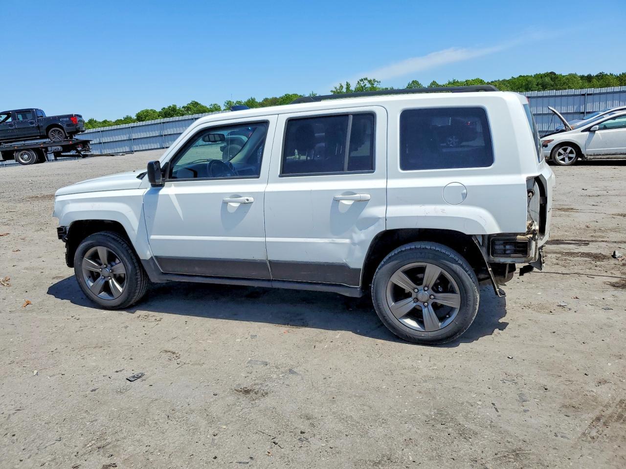 2015 Jeep Patriot Latitude - zdjęcie 2