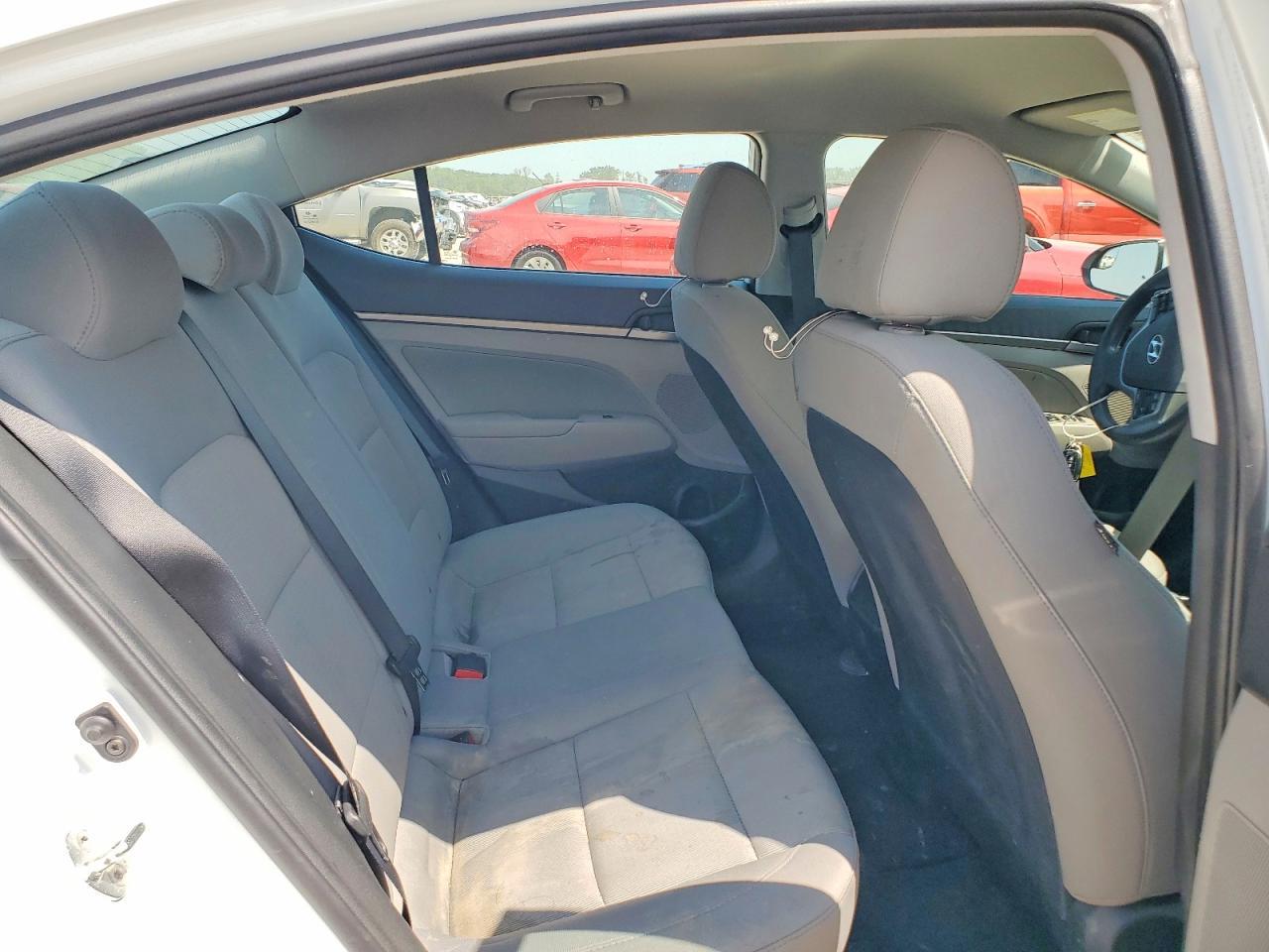2017 Hyundai Elantra Se - zdjęcie 10