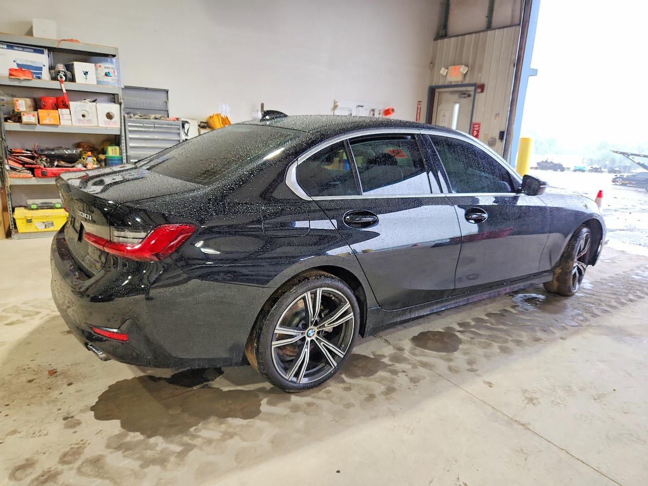 2021 BMW 330I - zdjęcie 3