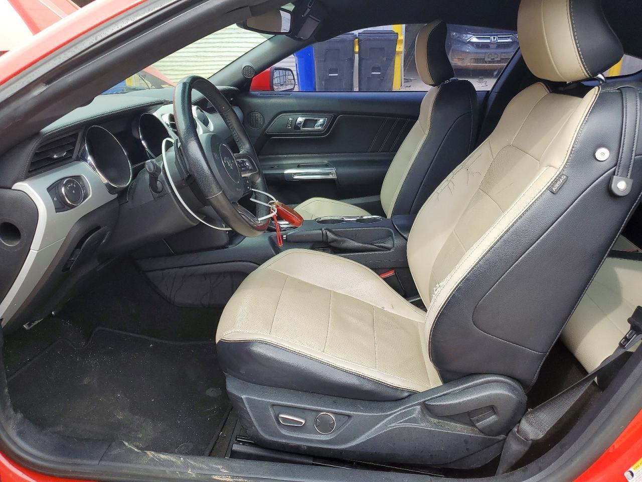 2016 Ford Mustang - zdjęcie 7