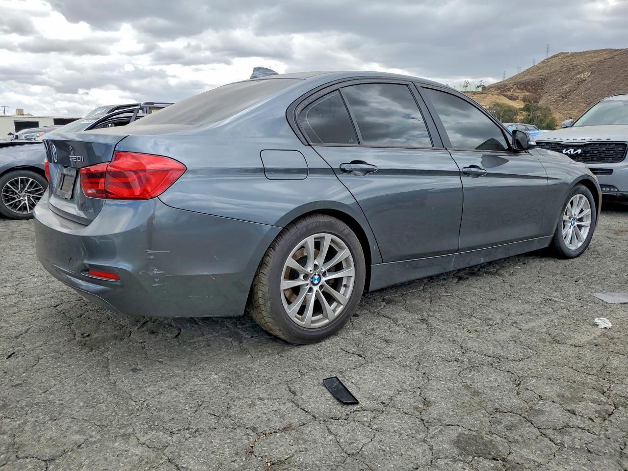 2018 BMW 320 I - zdjęcie 3