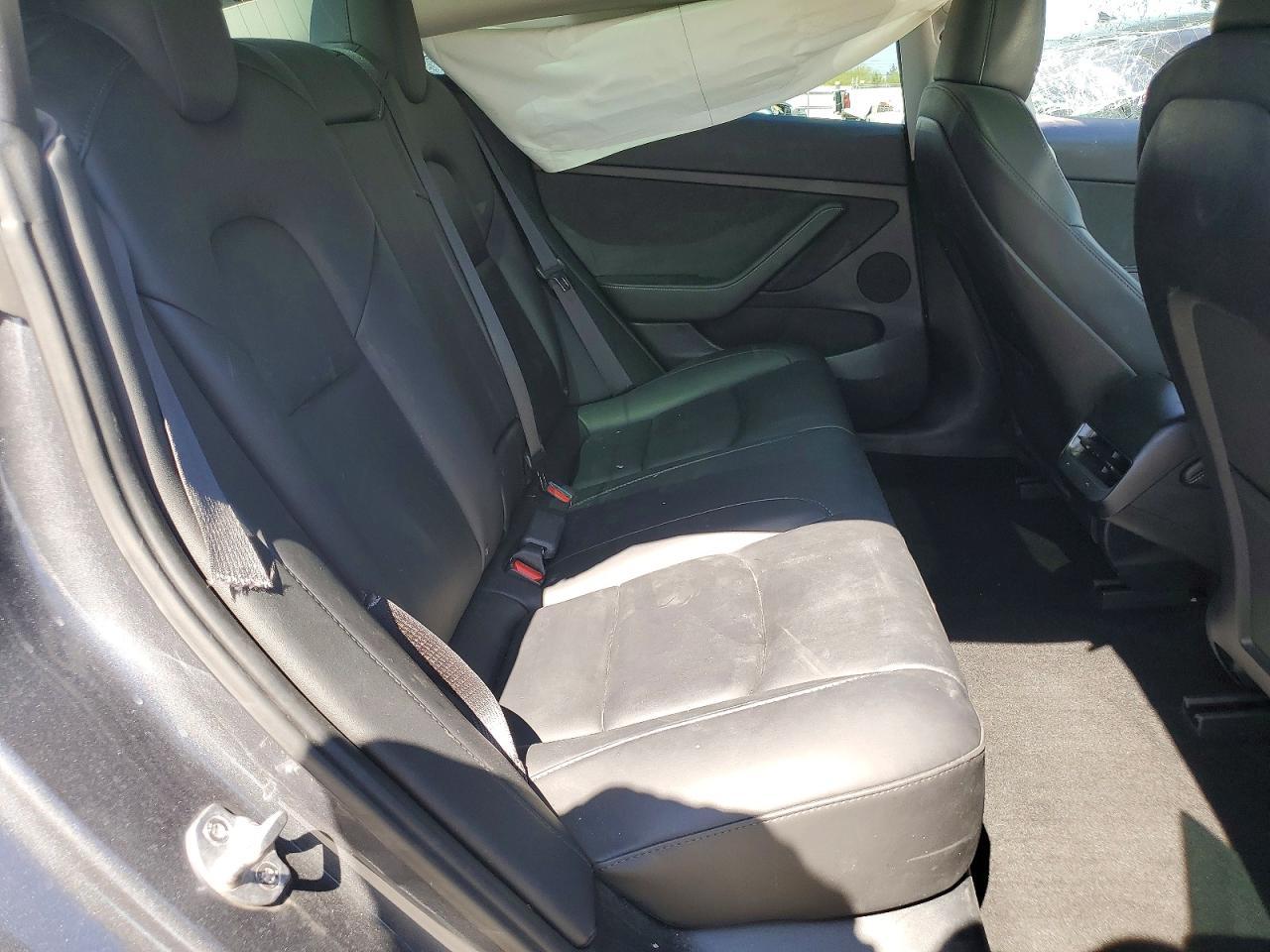 2023 Tesla Model 3 - zdjęcie 10