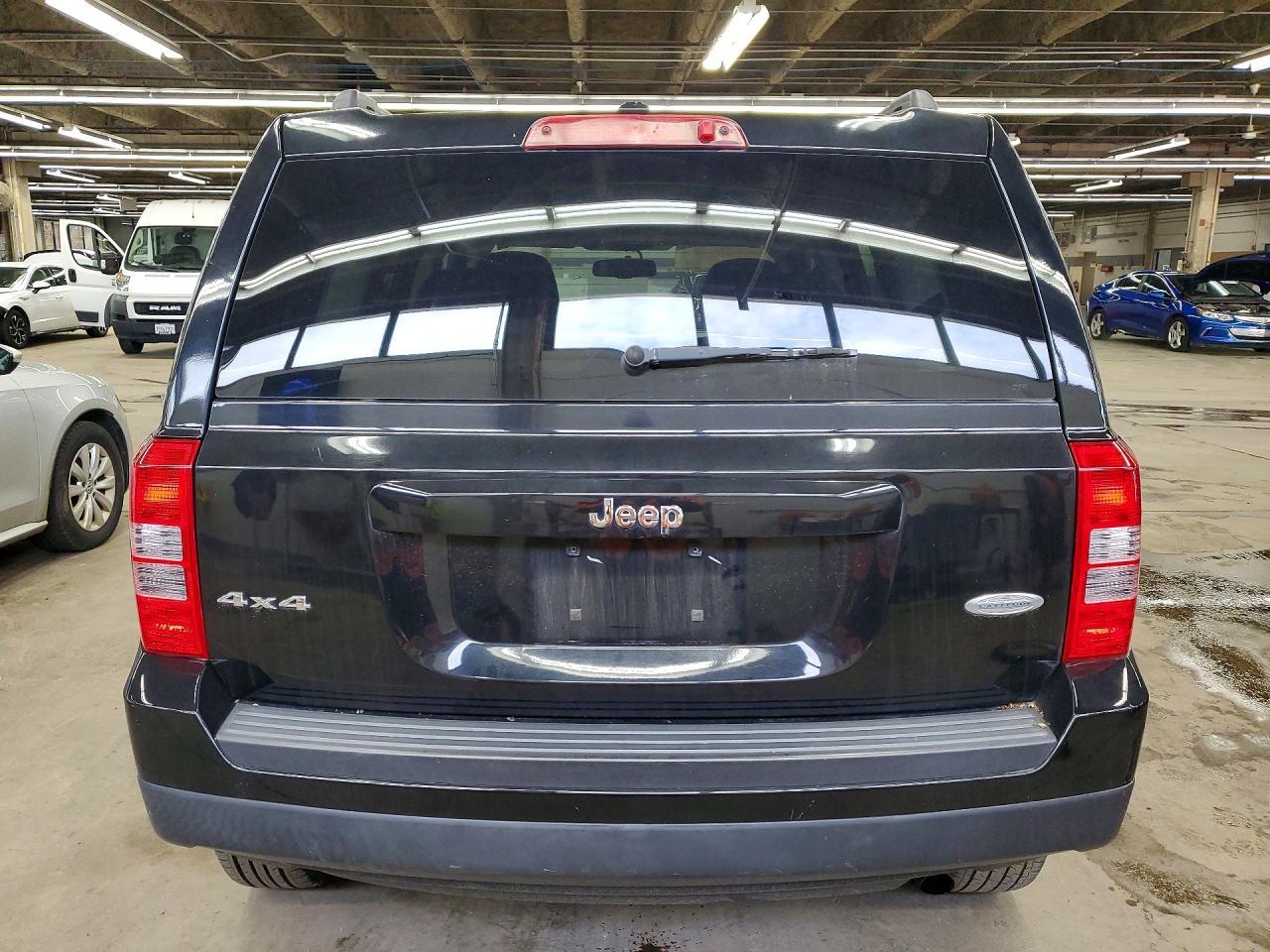 2014 Jeep Patriot Latitude - zdjęcie 6