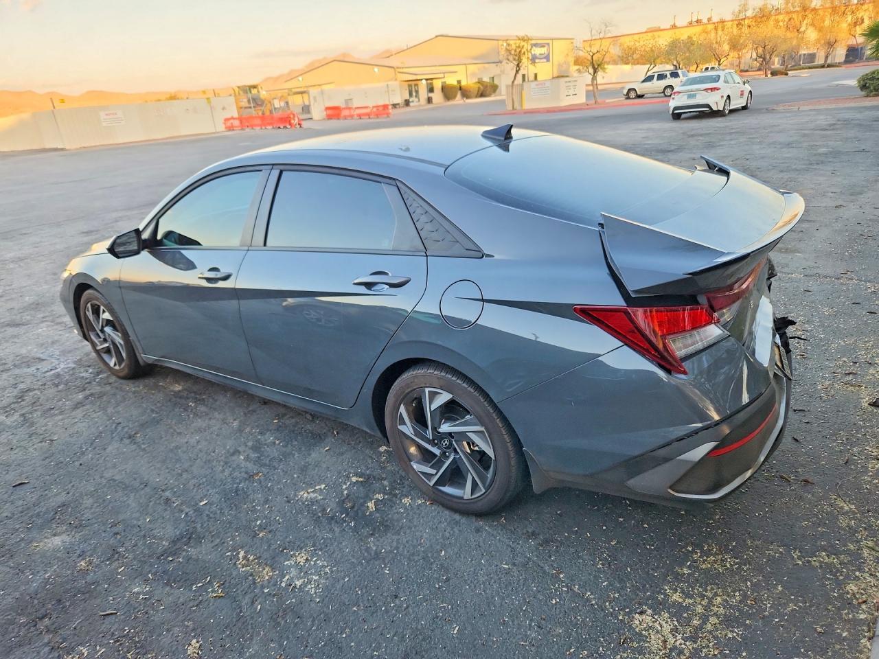 2025 Hyundai Elantra Sel Sport - zdjęcie 2