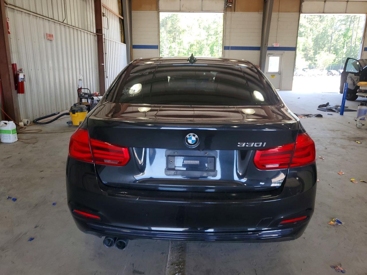 2018 BMW 330 - zdjęcie 6