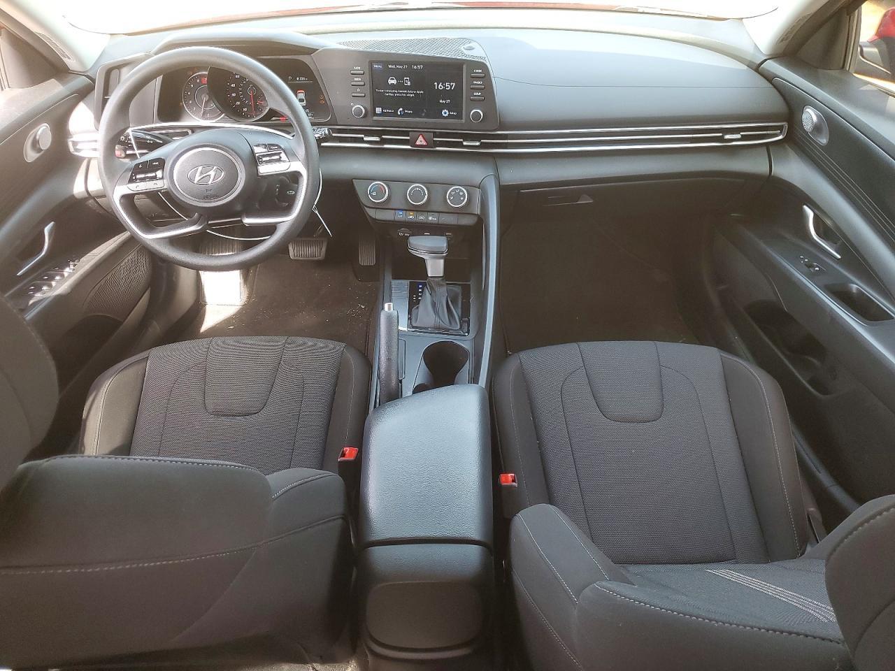 2022 Hyundai Elantra Se - zdjęcie 8
