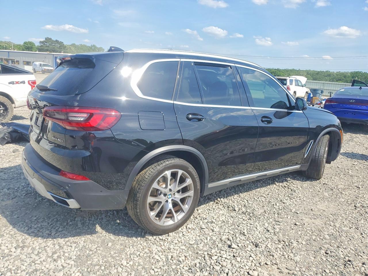 2022 BMW X5 xDrive40I - zdjęcie 3
