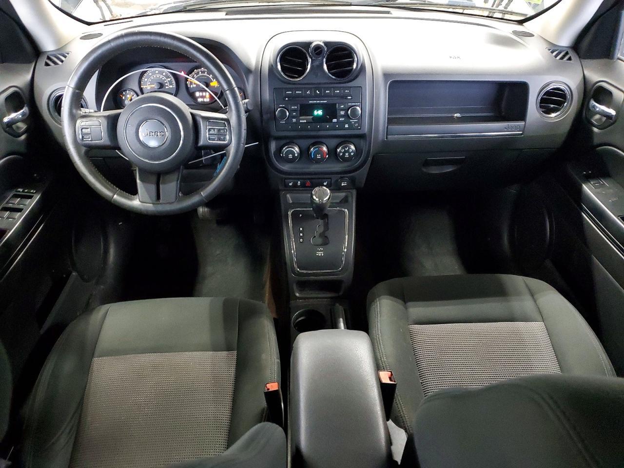 2014 Jeep Patriot Latitude - zdjęcie 8