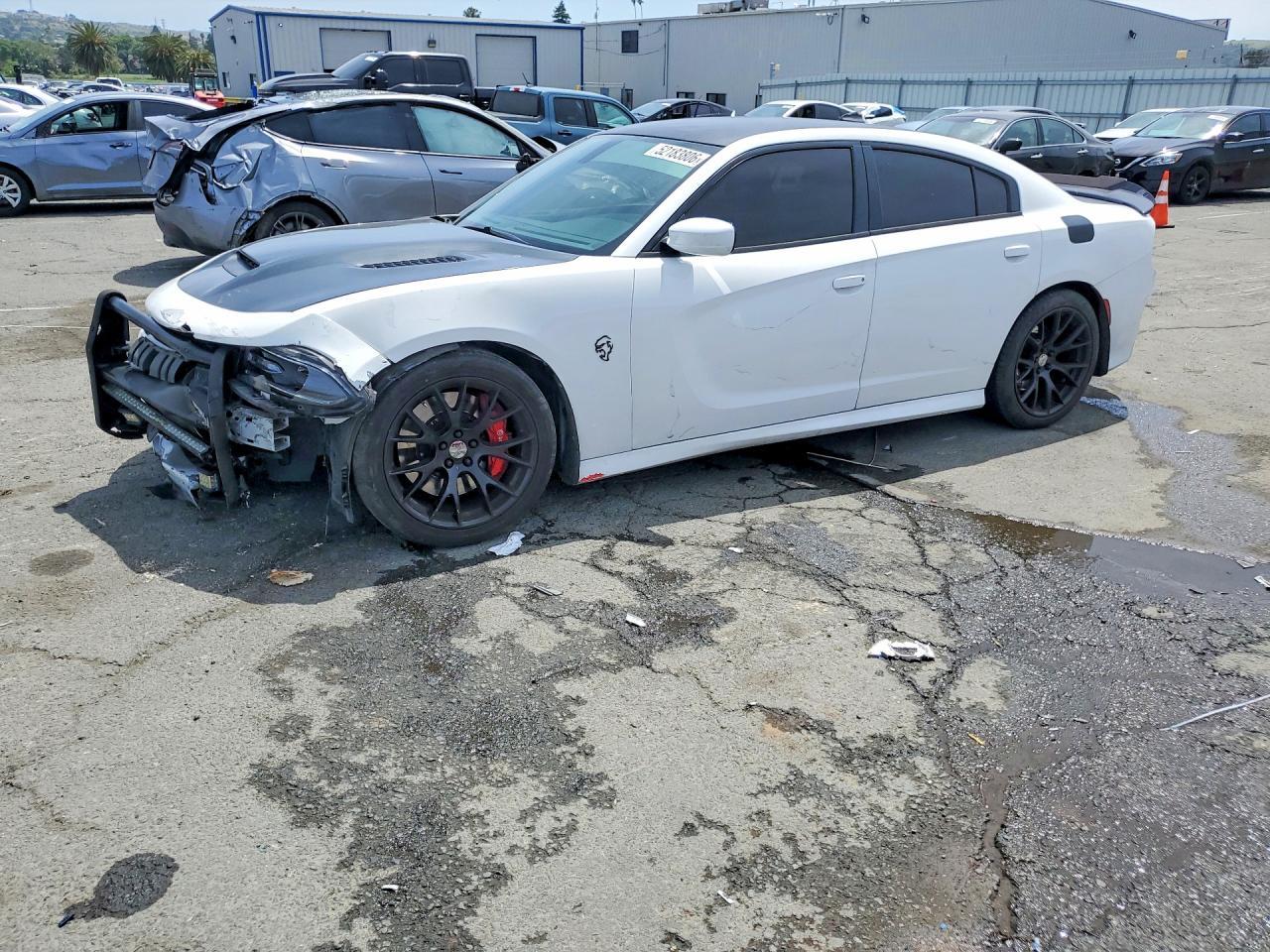 2016 Dodge Charger R - zdjęcie główne