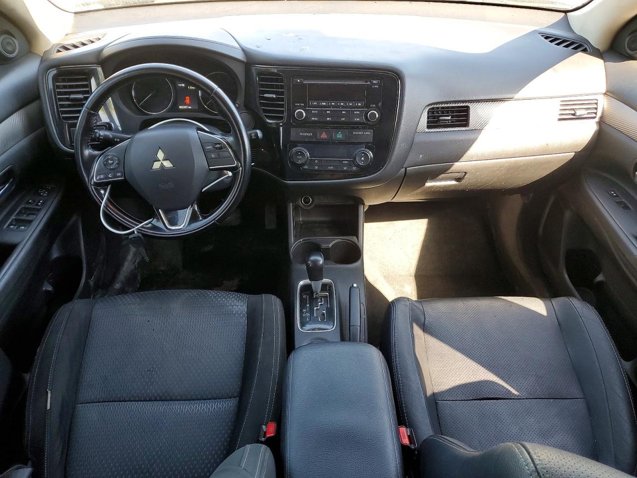 2016 Mitsubishi Outlander Se - zdjęcie 8
