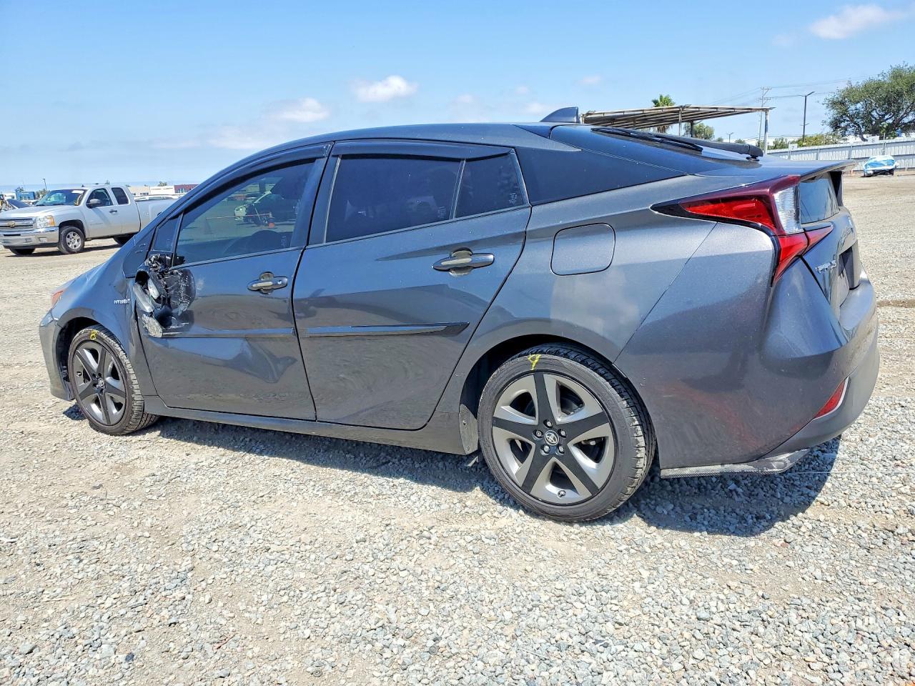2021 Toyota Prius Xle - zdjęcie 2