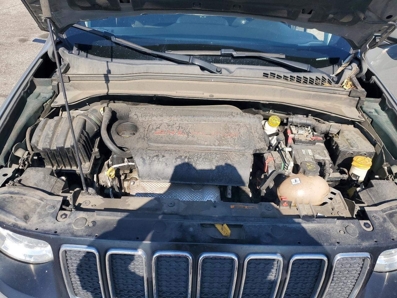 2020 Jeep Renegade Latitude - zdjęcie 12