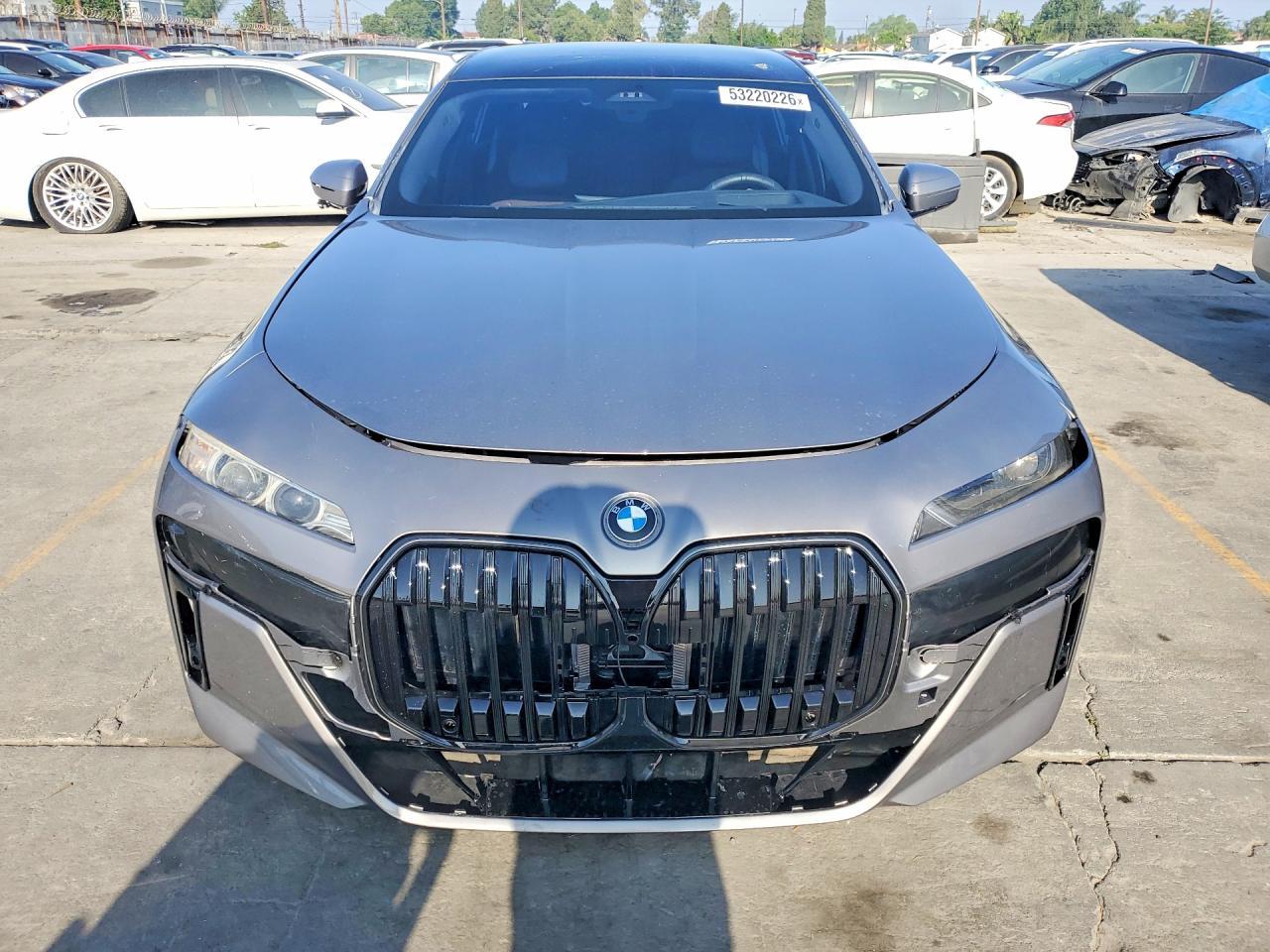 2024 BMW I7 xDrive60 - zdjęcie 5