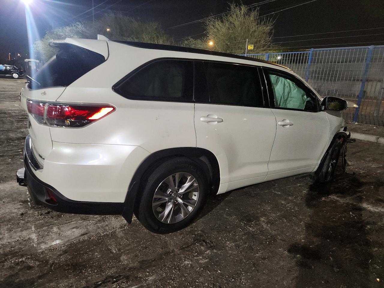 2015 Toyota Highlander Base - zdjęcie 3