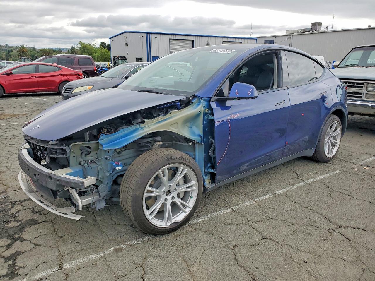 2023 Tesla Model Y - zdjęcie główne