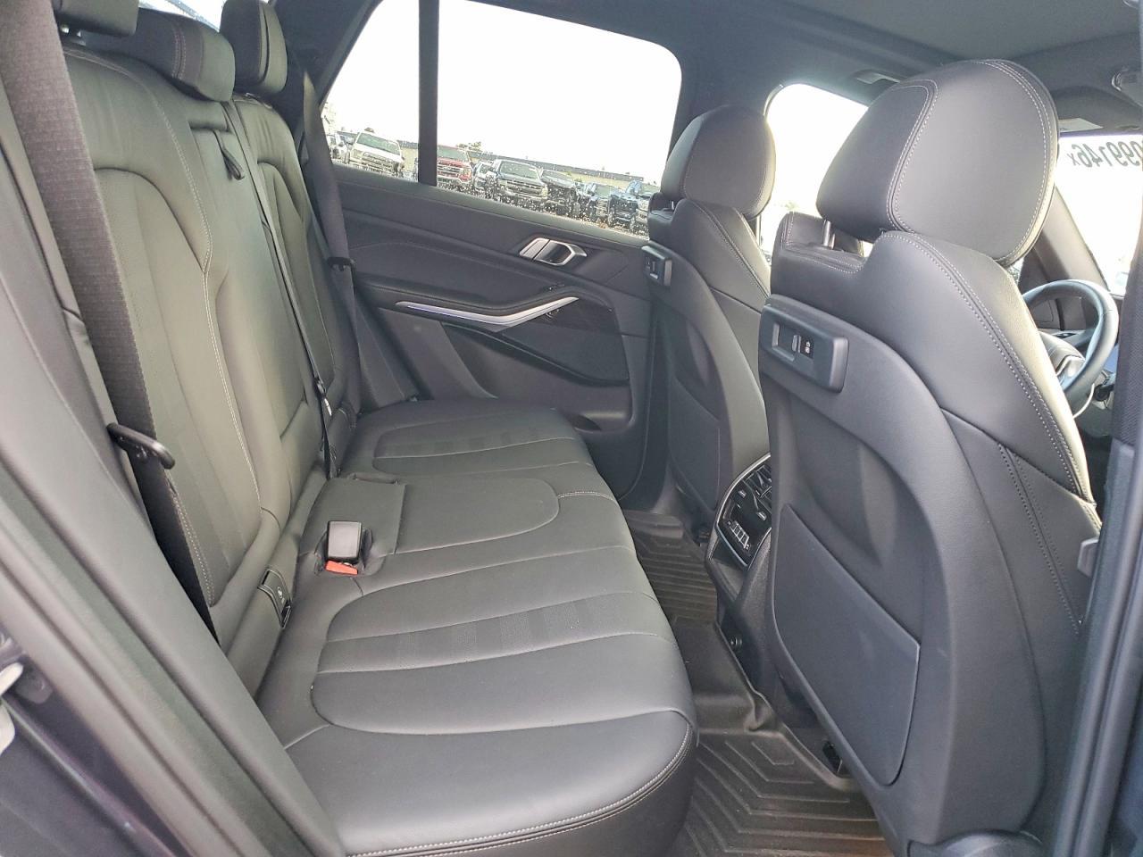 2021 BMW X5 xDrive40I - zdjęcie 11
