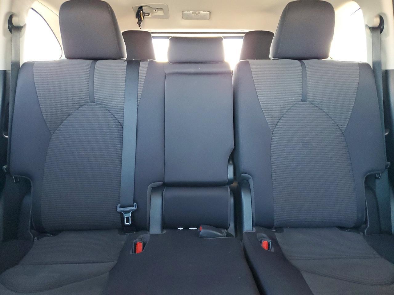2021 Toyota Highlander Le - zdjęcie 10