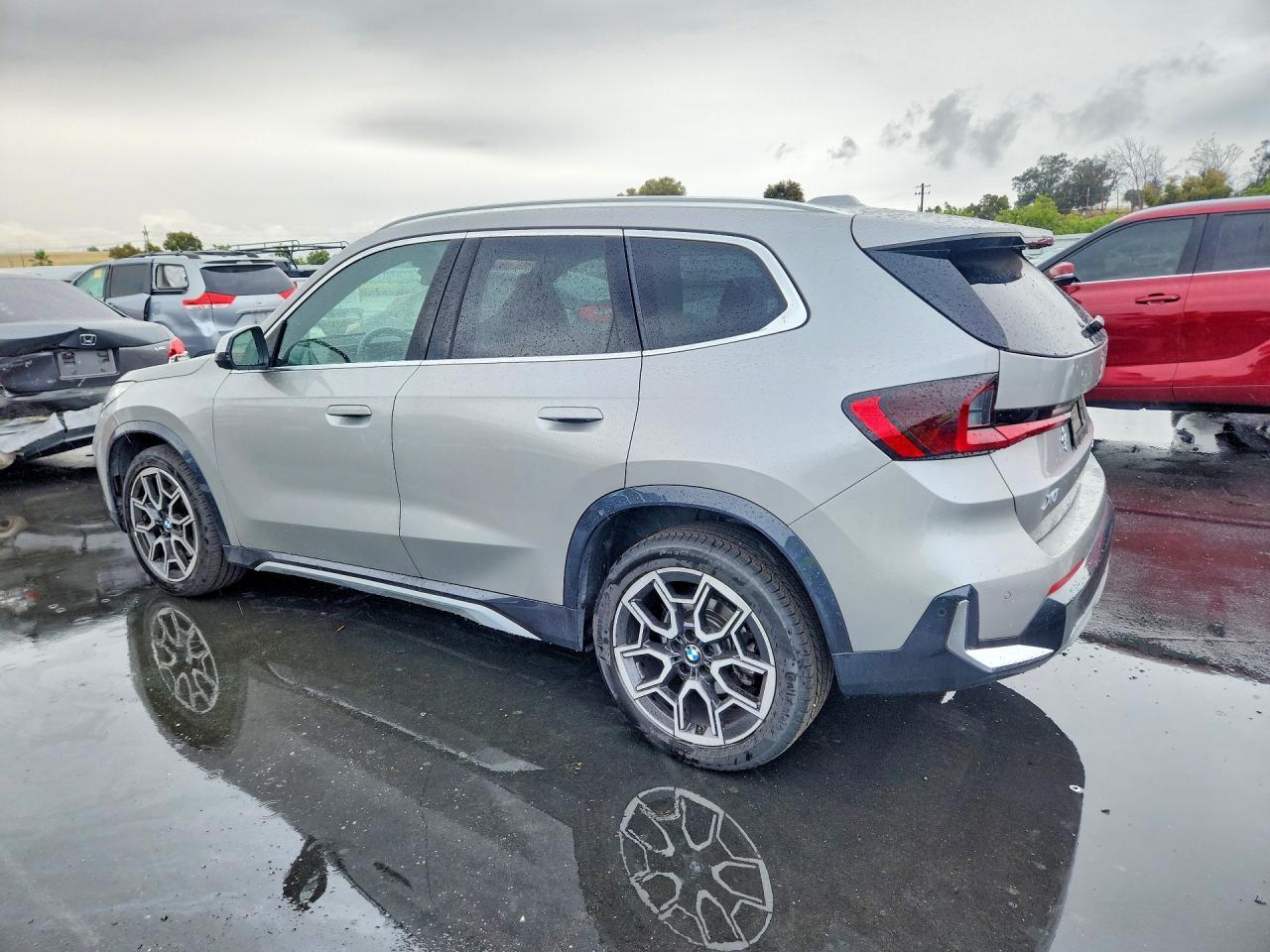 2023 BMW X1 xDrive28I - zdjęcie 2