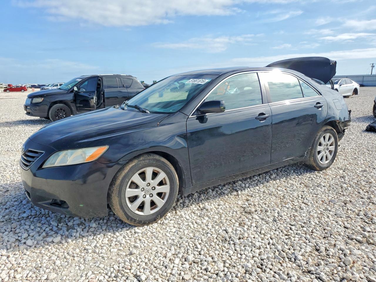 2024 Toyota Camry Xle V6 - zdjęcie główne