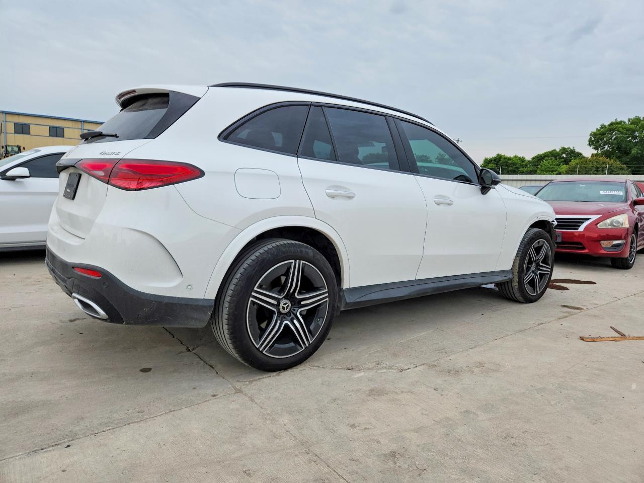 2025 Mercedes-Benz Glc 300 4Matic - zdjęcie 3