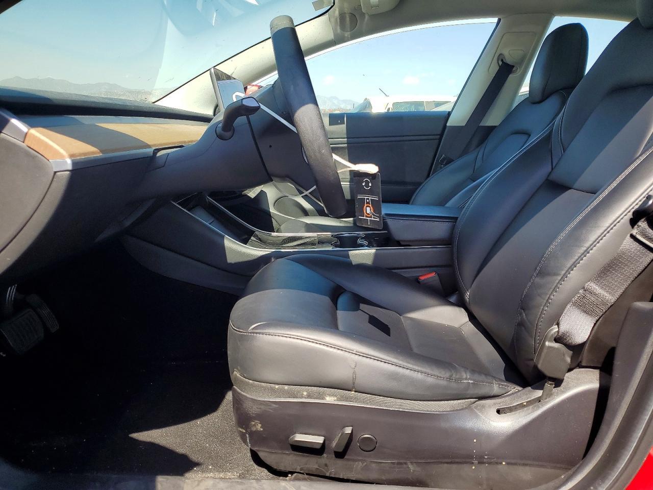 2020 Tesla Model 3 - zdjęcie 7