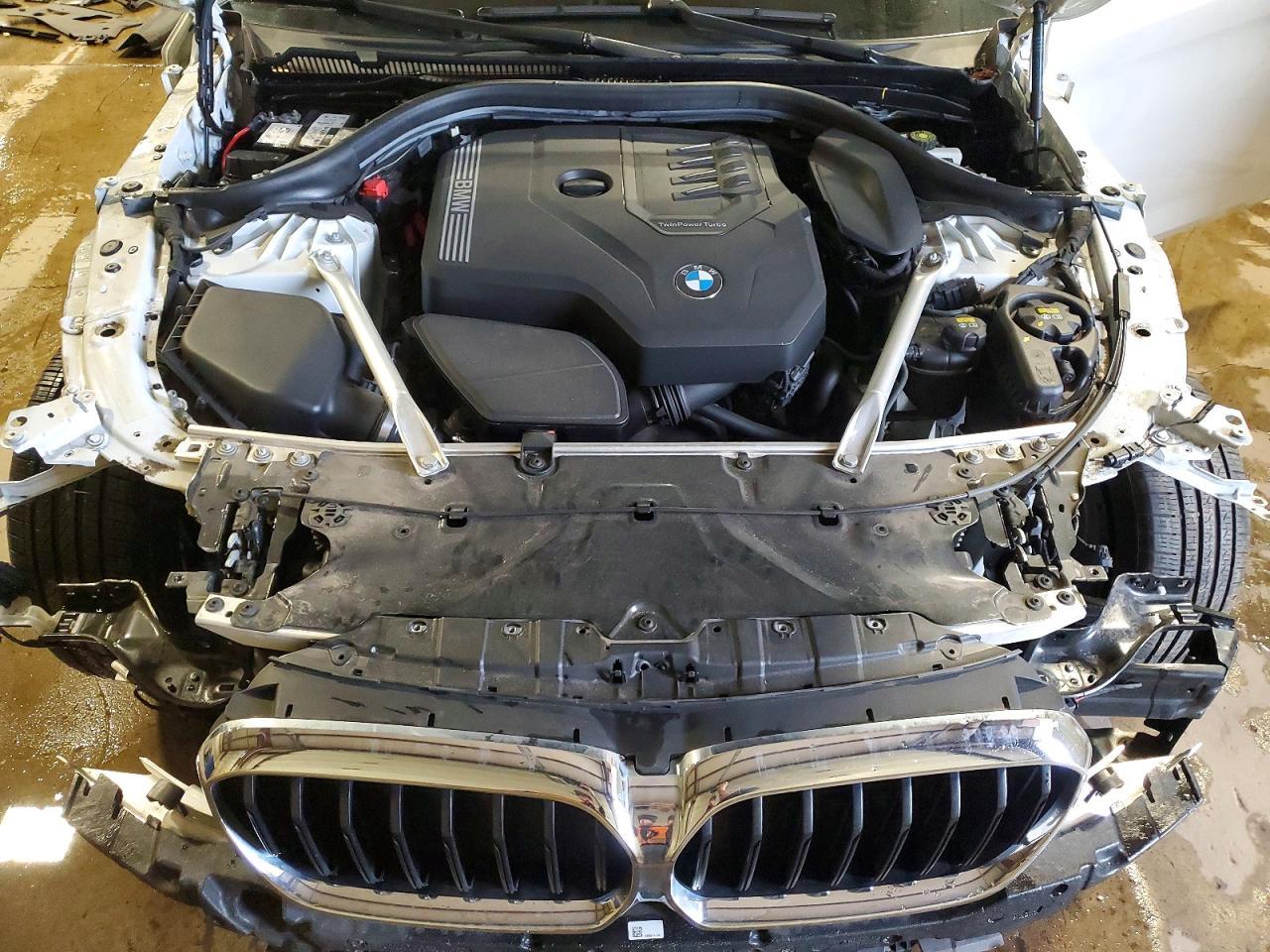 2022 BMW 530 Xi - zdjęcie 11