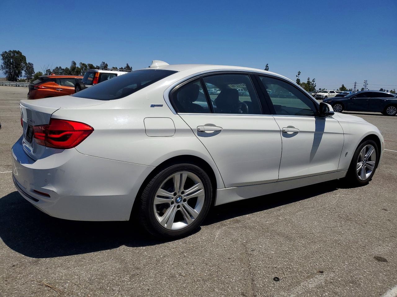 2017 BMW 330E - zdjęcie 3