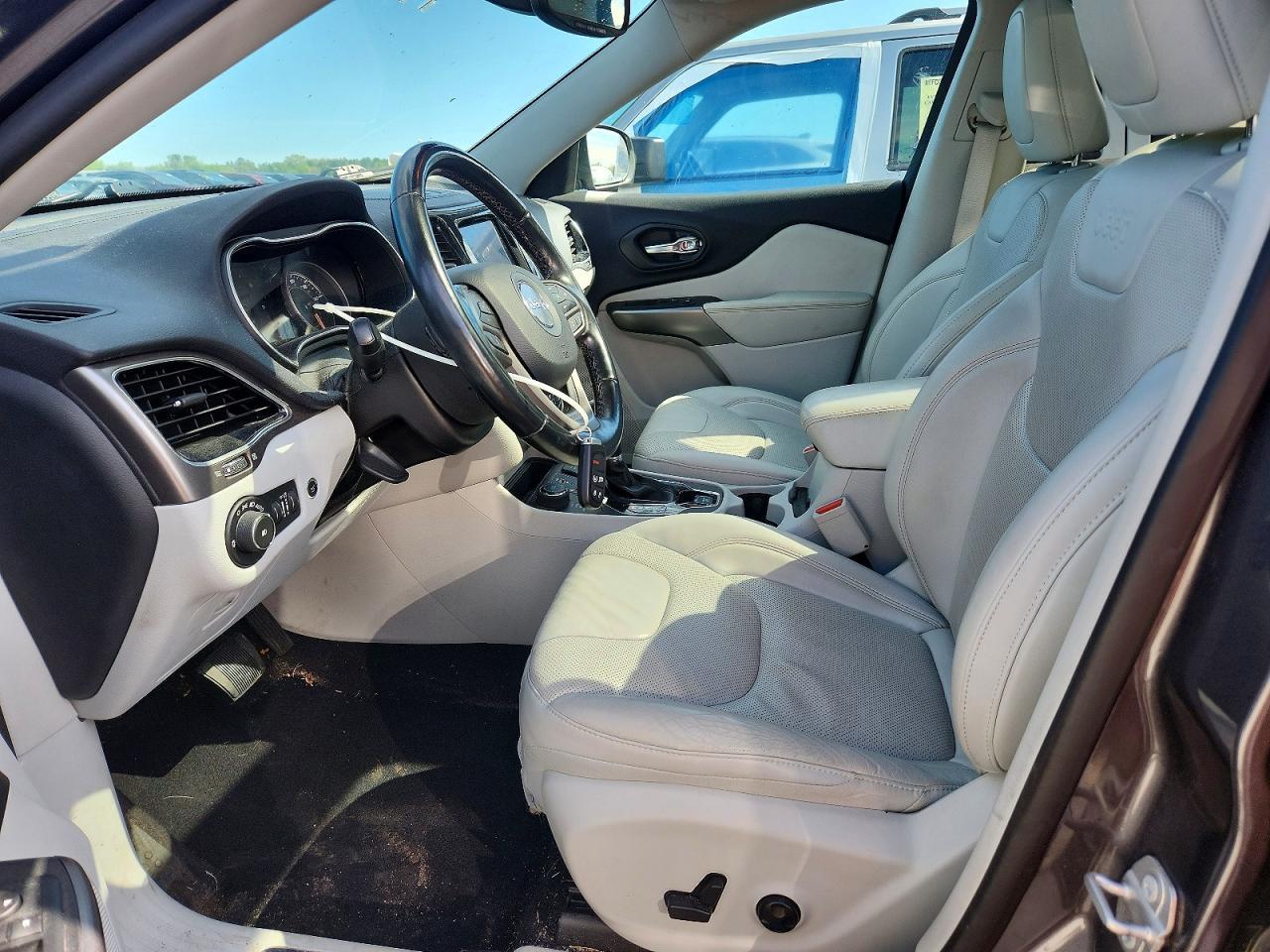 2020 Jeep Cherokee Limited - zdjęcie 7
