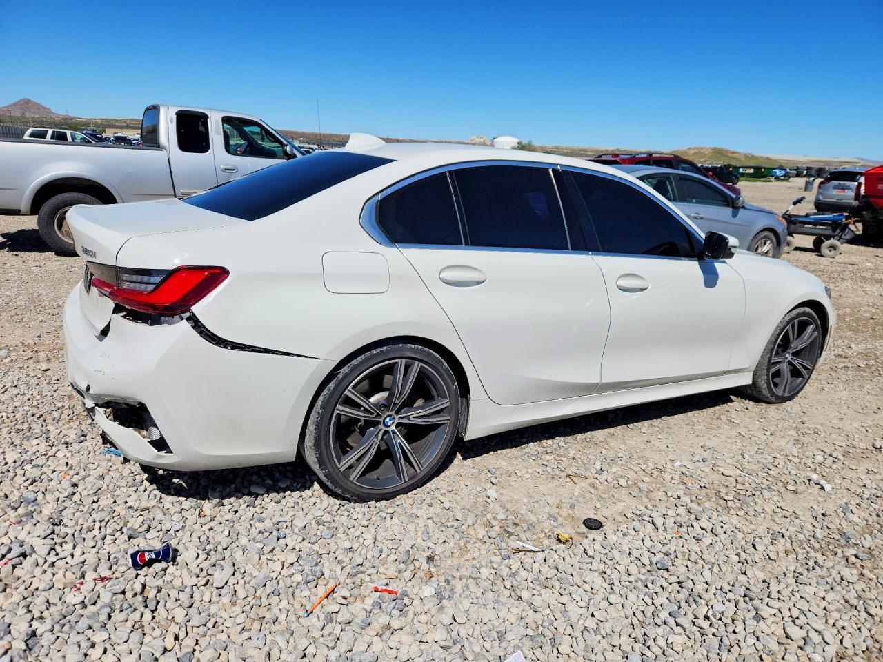 2021 BMW 330I - zdjęcie 3