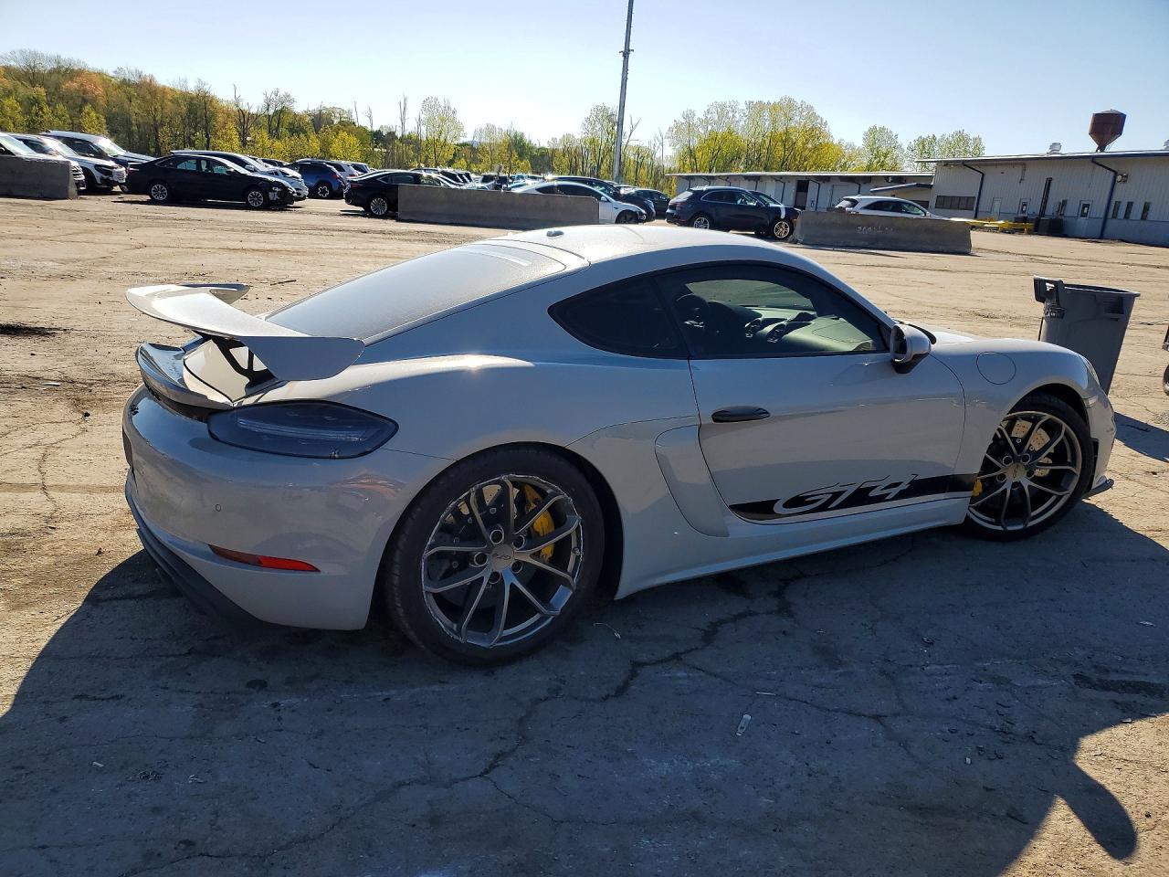 2022 Porsche Cayman Gt4 - zdjęcie 3