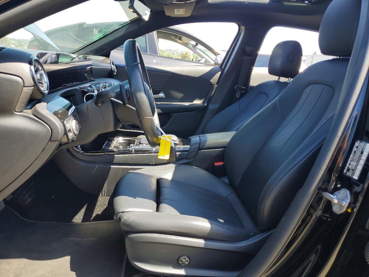 2021 Mercedes-Benz A 220 - zdjęcie 7