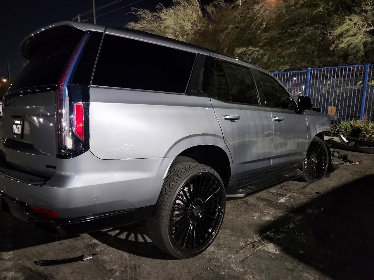 2022 Cadillac Escalade Premium Luxury - zdjęcie 3
