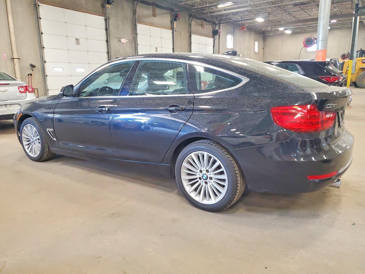 2015 BMW 335 Xigt - zdjęcie 2