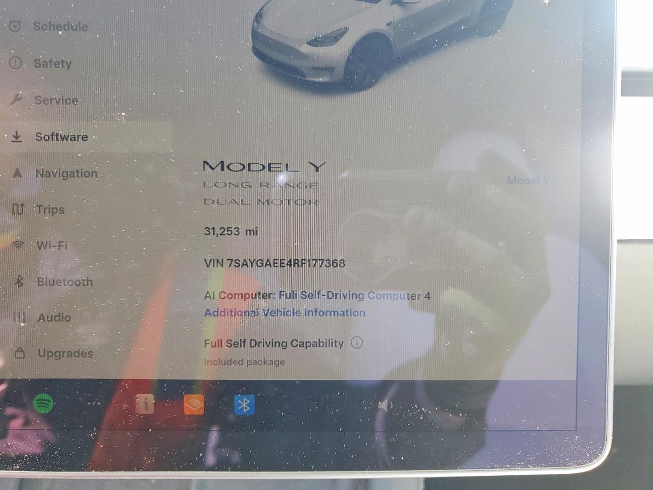 2024 Tesla Model Y - zdjęcie 9