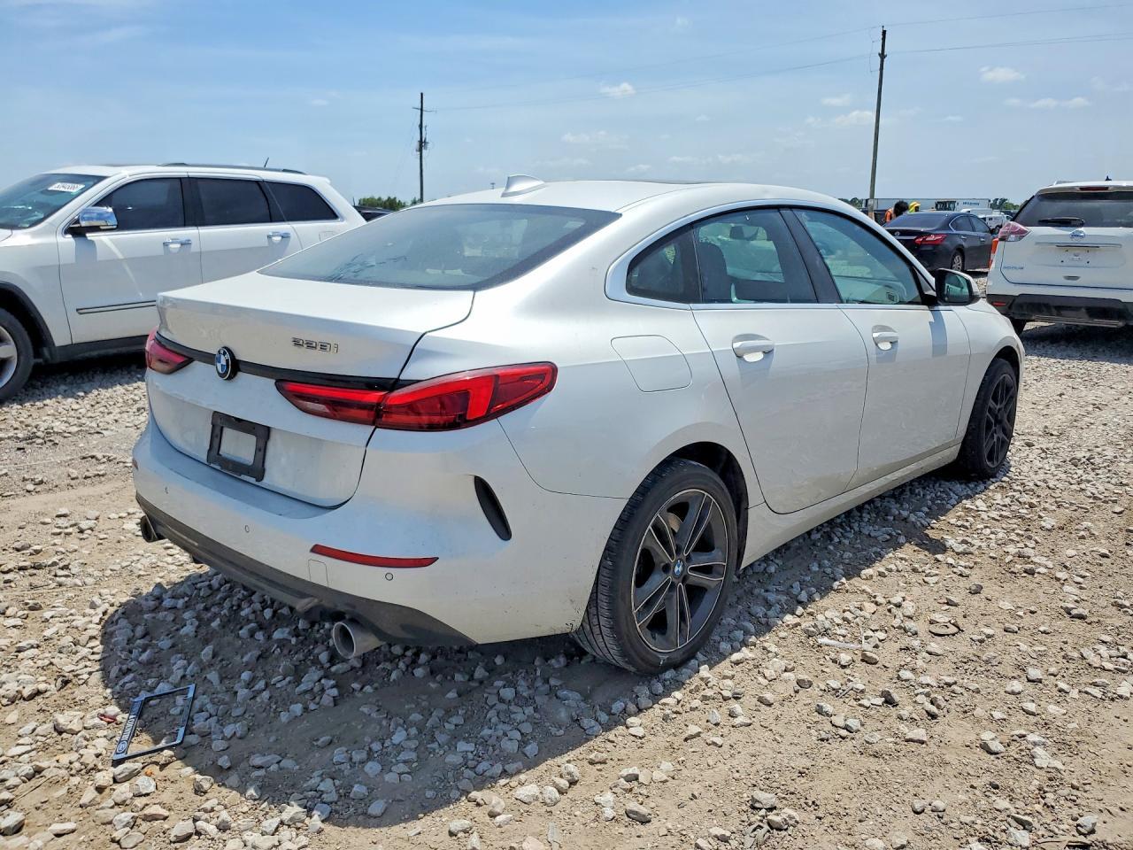 2022 BMW 228I - zdjęcie 3