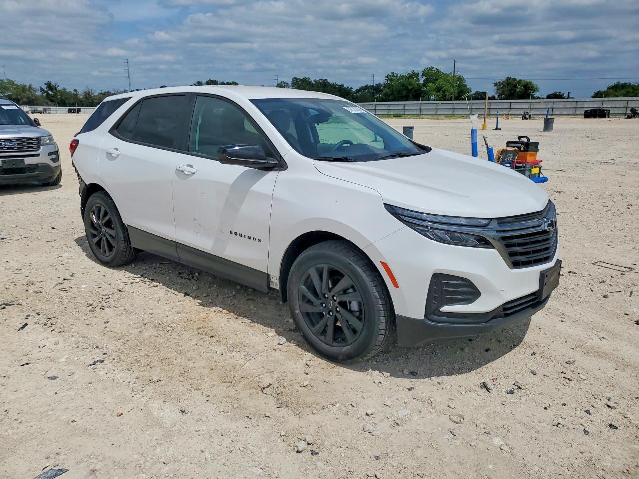2024 Chevrolet Equinox Ls - zdjęcie 4