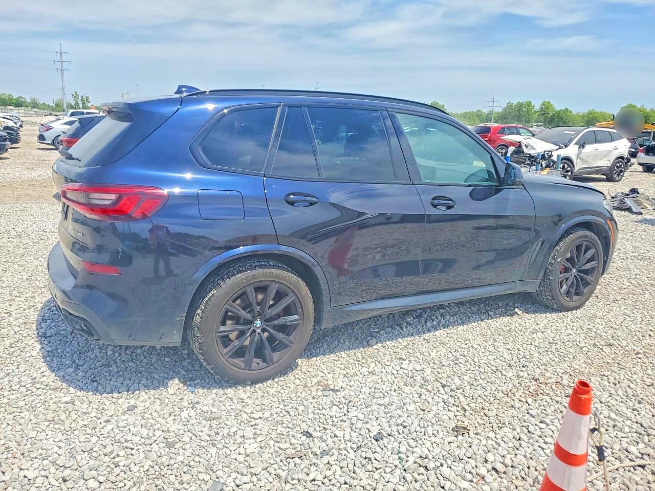 2022 BMW X5 xDrive40I - zdjęcie 3